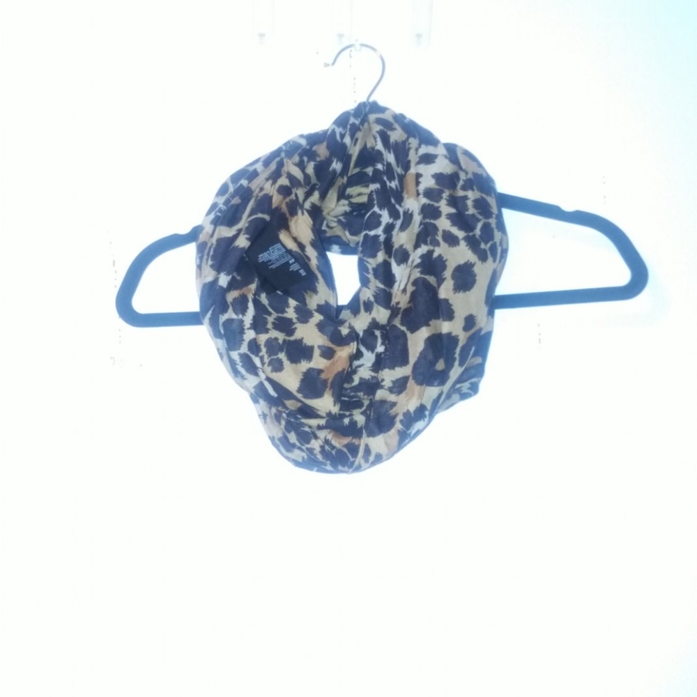 Scarf - Picture 3 of 4
